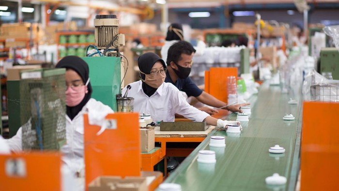 Ditengah Pandemi, Perusahaan Ini Bisa Ekspor Produk ke Amerika PT Selaras Citra Nusantara Perkasa (SCNP) yang memproduksi Air Purifier kembali melakukan ekspor dengan negara tujuan Amerika
Serikat (AS) untuk peti kemas ke 1120.