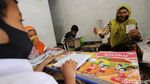Guru SD di Solo Sambangi Rumah Muridnya Demi Pendidikan