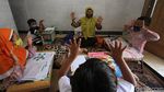 Guru SD di Solo Sambangi Rumah Muridnya Demi Pendidikan