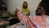 Sejumlah anak terlihat sangat antusias mengikuti pembelajaran.