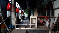 Begini penampakan terkini Halte Kapsul Trans Metro Bandung (TMB) yang tidak terawat.