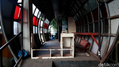 Halte Kapsul Rancangan Ridwan Kamil Tak Terawat