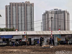 Benda Bersejarah Disebut Terkubur di Kampung Akuarium, Keramik Belanda-Pondasi