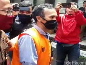 Wajah Eks Kades Cibadak yang Diduga Korupsi Dana Desa Rp 1,3 M