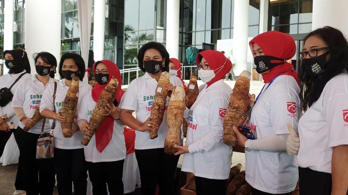 Dinas Ketahanan Pangan Kalteng menggelar pertemuan bertema 'Gerakan Diversifikasi kspose UMKM Pangan Lokal'. Bebagai jenis makanan dengan bahan pangan lokal juga dipamerkan.