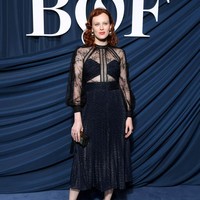 Pada masa awal kariernya termasuk ketika harus berpose tanpa busana, Karen Elson kerap menerima kritik mengenai tubuhnya. Saat aku kurus, aku sukses. Tapi saat aku lebih berat 5 atau 6 kg daripada yang mereka inginkan, artinya aku tidak berharga, ujarnya seperti dikutip Daily Mail. Foto: Getty Images