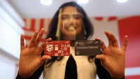 Kartu prabayar hasil kolaborasi PT. KAI dan Bank Mandiri ini akan memudahkan masyarakat karena cukup menggunakan 1 kartu untuk pembayaran di semua moda transportasi dan belanja. Kartu yang dapat diperoleh di  loket-loket stasiun kereta Commuterline mulai Oktober 2020 ini. 
