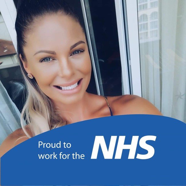 Perawat cantik asal Inggris ini jadi sensasi setelah mengungkapkan bahwa ia membuat konten seksi di Only Fans. Wanita bernama Nicola itu mengaku mengunggah foto seksi di website kontroversial itu untuk mendapatkan uang tambahan.  Foto: Facebook