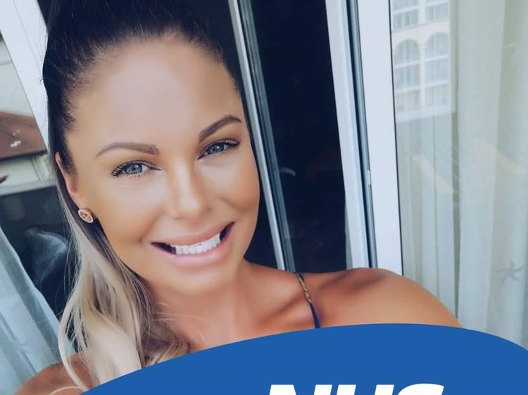 Foto: Perawat Cantik yang Jadi Sensasi Karena Bikin Konten Seksi di Only Fans