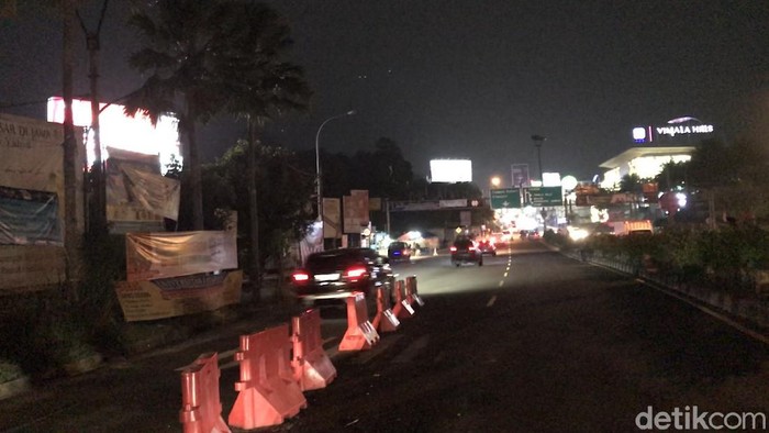 Pantauan kawasan simpang Gadog pukul 21.30 WIB.
