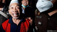 Diwawancara terpisah, Kasi Pidum Kejari Brebes Andhi Hermawan Bolifar menyatakan eksekusi ini merupakan tindak lanjut dari putusan kasasi yang diajukan Qomar. Putusan tersebut menyatakan Qomar dijatuhi hukuman 2 tahun penjara atau lebih lama dari putusan PN Brebes yang menjatuhkan hukuman 1,5 tahun.