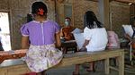 Foto Pengabdian Guru di Pegunungan Menoreh