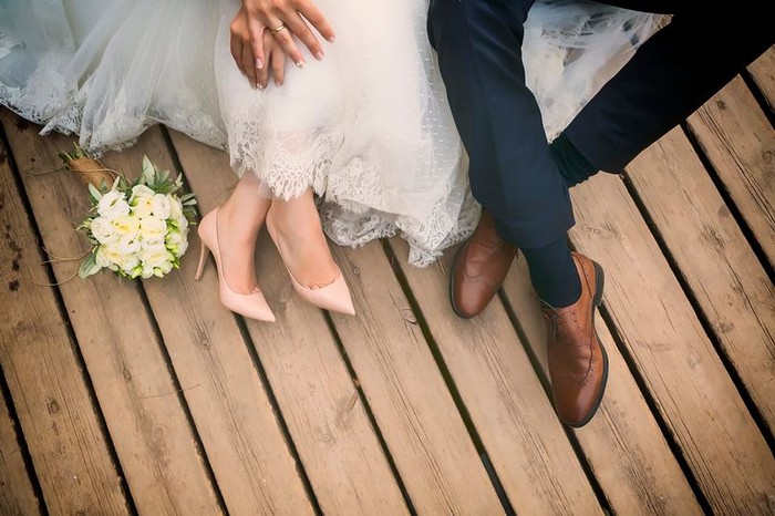 Pengantin Ini Dinyinyirin karena Dekorasi Kuenya Mirip Bisul Pengantin Ini Dinyinyirin karena Dekorasi Kuenya Mirip Bisul