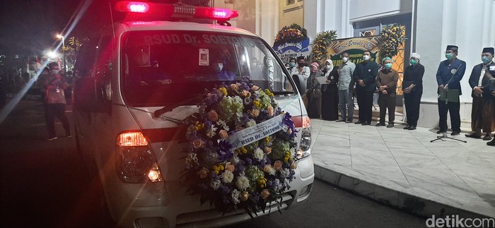 Penghormatan Terakhir Dokter Orthopedi di Surabaya Meninggal Terpapar COVID-19