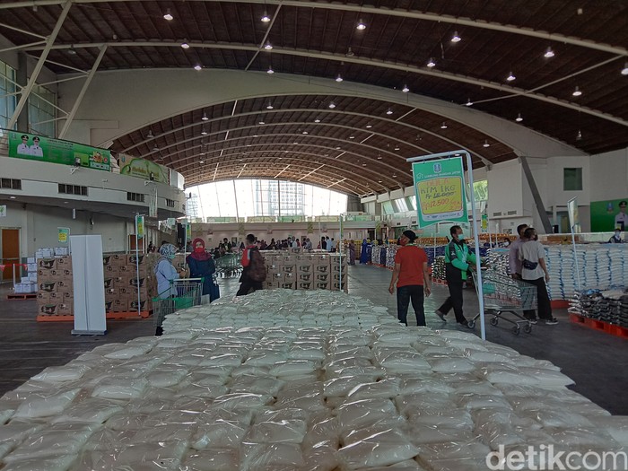 Petugas Lumbung Pangan Jatim Positif COVID-19