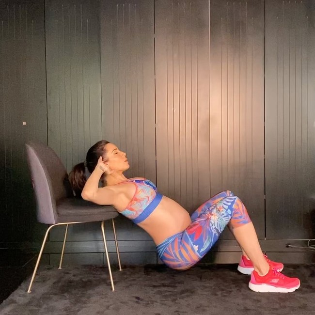 Pilar Rubio memiliki tubuh idaman setelah melahirkan karena selama hamil pun dia tak mengalami kenaikan berat badan drastis. Pilar rutin melakukan olahraga meski perutnya sudah semakin membesar. Foto: Instagram @pilarrubio_oficial.