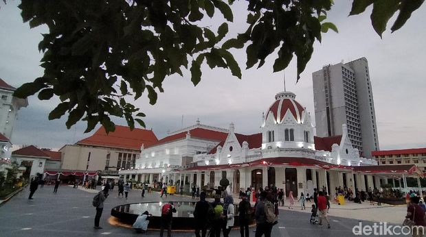 plaza alun-alun suroboyo
