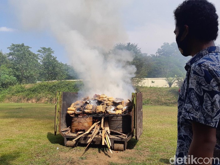 Polda Banten Musnahkan Ganja