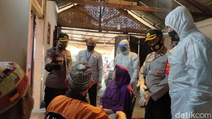 Polisi Menetapkan Pencium Jenazah COVID-19 Sebagai Tersangka