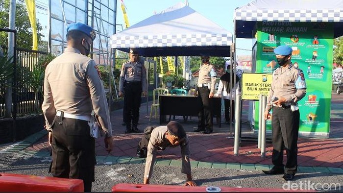 Polisi Ngawi Malas Pakai Masker Dihukum