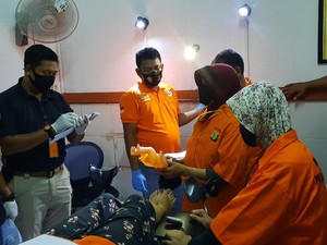 17 Tersangka Klinik Aborsi di Jakpus Peragakan 41 Adegan Rekonstruksi