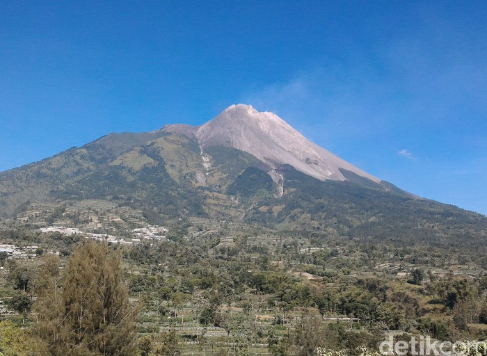 Sedekah Gunung Merapi di Malam 1 Suro