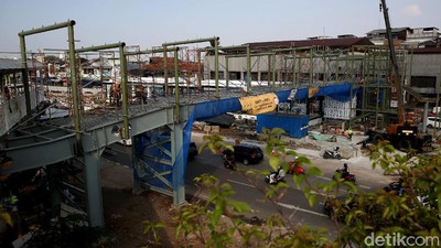 Tampang Halte TransJakarta Pasar Senen Mulai Terlihat