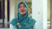 Sosok Bu Tejo dalam film pendek Tilik berhasil menarik perhatian para netizen dan dinobatkan ratu gibah. Dok. YouTube/Ravacana Films