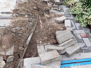 Trotoar Ibu Kota Berantakan, Pejalan Kaki Lempar Keluhan