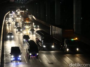 Kemacetan Terjadi di Dua Rest Area Tol Japek Arah Jakarta Malam Ini
