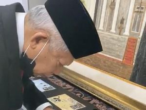 Prangko Presiden-Wapres Jadi Penghormatan untuk Jokowi-Maruf