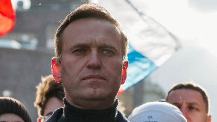 Alexei Navalny: Pemimpin oposisi Rusia yang kerap kritik Putin diracuni