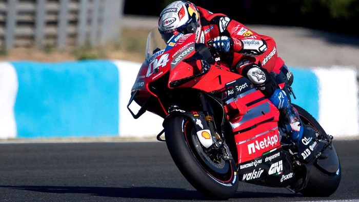 JEREZ DE LA FRONTERA, SPAIN - JULY 25: Andrea Dovizioso of Italy and Ducati Team heads down a straight during the MotoGP of Andalucia - Qualifying at Circuito de Jerez on July 25, 2020 in Jerez de la Frontera, Spain. (Photo by Mirco Lazzari gp/Getty Images)