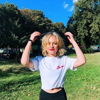 Ciara adalah artis cantik yang kini berdomisili di Inggris. Wanita 25 tahun itu lahir di Afrika Selatan. Foto: dok. Instagram