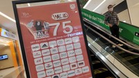 Beragam produk diberikan diskon gede-gedean. Seperti produk fashion hingga food and bevarage serta beragam produk kesehatan.