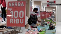 Bahkan, ada juga produk fashion seperti sepatu yang dibanderol dengan harga khusus guna meningkatkan daya beli masyarakat di tengah masa pandemi ini.