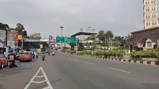 Jalur Menuju Puncak Masih Ditutup oleh Pihak Kepolisian