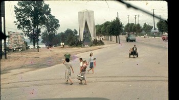 Pondasi pembangunan Negeri Ginseng sudah ditanam oleh Presiden Park Chung-hee yang berkuasa beberapa tahun setelah Korea luluh lantak oleh perang saudara. Foto: Vintages