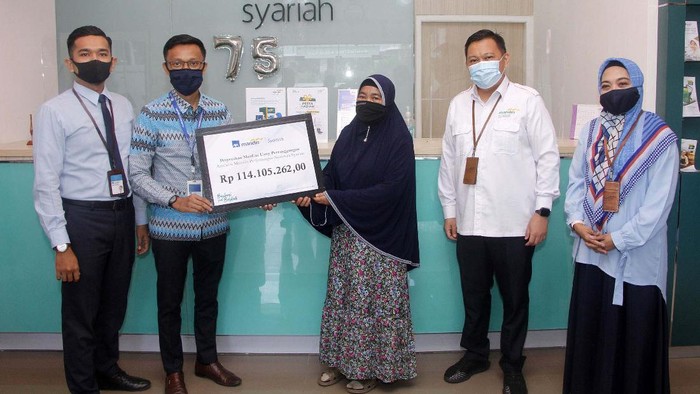 AXA Mandiri telah membayarkan klaim dan manfaat sebesar Rp 5,3 triliun pada 2019 lalu. Salah satunya dibayarkan kepada Ibu Hj Siti Djai di Makassar, Sulawesi Selatan.