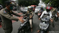 Sosialisasi penerapan PSBB Jakarta dan sanksi pelanggaran PSBB sudah dilakukan sehingga tidak ada alasan warga melanggar aturan tersebut.