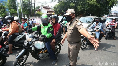 Meski Hari Libur, Satpol PP Razia Pengendara Tak Bermasker