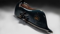 Modifikasi karya Dirk Oehlerking’s Kingston Custom ini mengubah total tampilan BMW R100 RS 1980. Foto: Pool (Autoevolution)