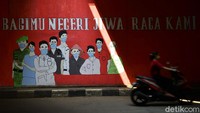 Mural tersebut berada di kawasan Setu, Cilangkap, Jakarta Timur.  