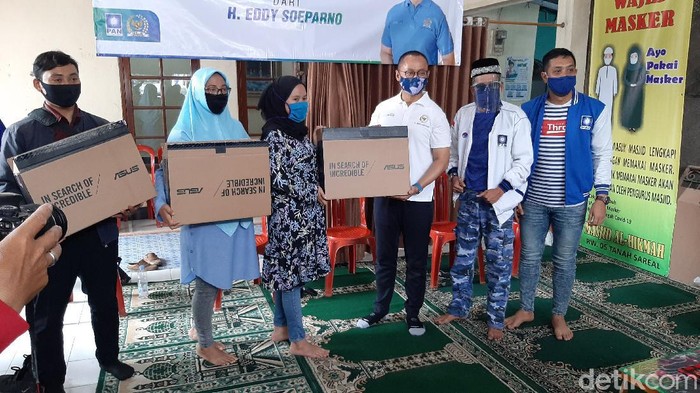 PAN Berikan Bantuan Gawai di Bogor