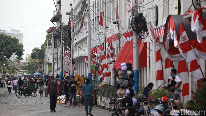 Suasana Kota Tua Saat Libur Panjang Tahun Baru Islam Kawasan Kota Tua kerap jadi destinasi wisata warga Ibu Kota saat libur panjang. Seperti apa suasana di Kota Tua saat libur panjang tahun baru Islam 1442 H?
