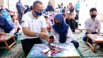 Ponsel Pintar dan Laptop untuk Siswa Kurang Mampu