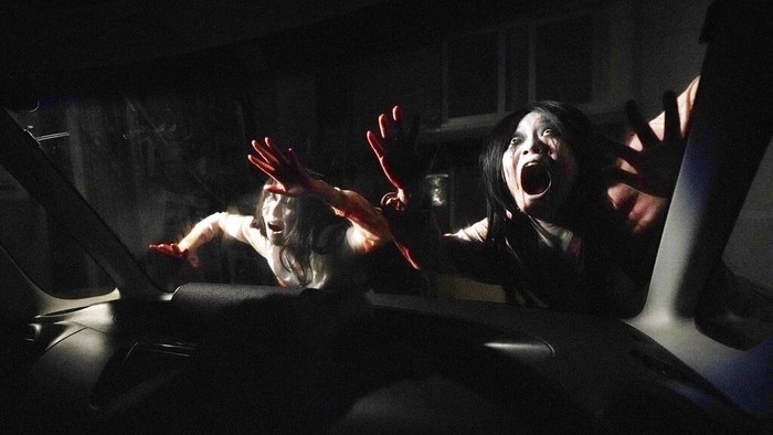 Di Jepang ada sebuah rumah hantu berkonsep drive-in. Rumah hantu unik itu memungkinkan para pengendara untuk uji nyali bertemu hantu dari balik kemudi mobil.