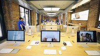 Investor jatuh hati dengan Apple karena lonjakan penjualan untuk layanan berlangganan seperti Apple Music, iCloud, Apple TV + dan Apple Arkade. Rencana peluncuran iPhone 12 yang diharapkan punya konektivitas 5G juga menjadi sentimen positif bagi perusahaan. Ian Gavan/Getty Images.
