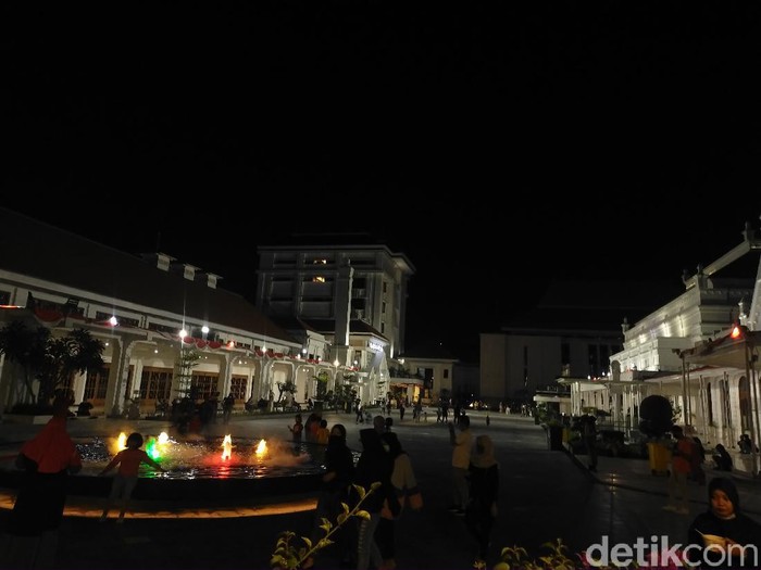 Alun-alun Suroboyo