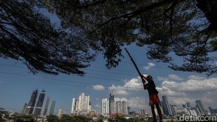 Pandemi Corona membuat sejumlah negara masuk jurang resesi. Indonesia termasuk yang diprediksi menyusul negara-negara tetangga seperti, Singapura Malaysia hingga Thailand.